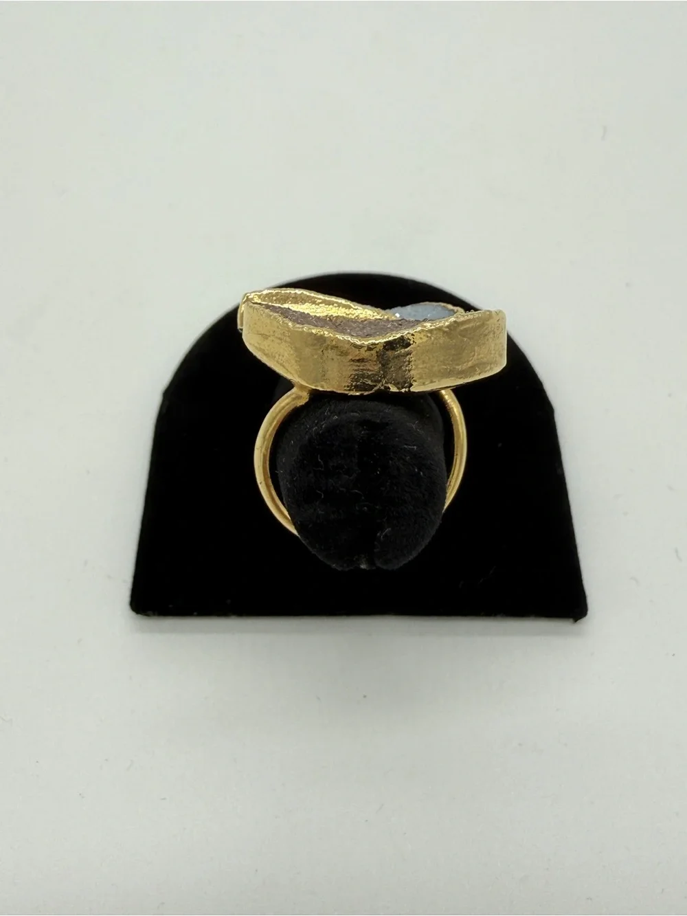 NWOT Gold-Trim Druzy Double Stone Ring in Beige and Light Blue